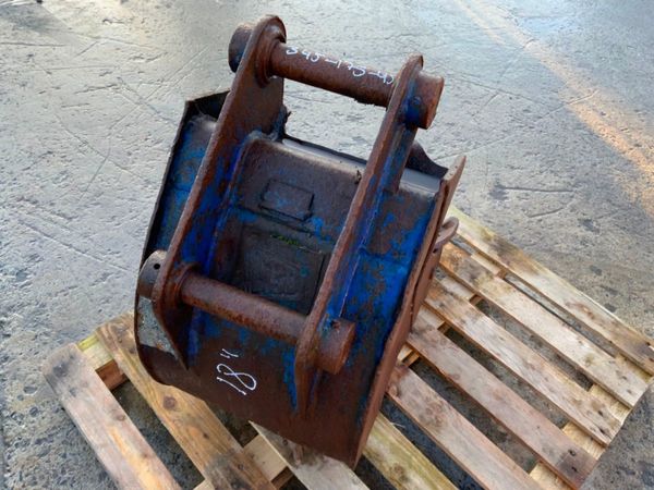 18" DIGGING BUCKET....45mm PINS........979-16 339999696