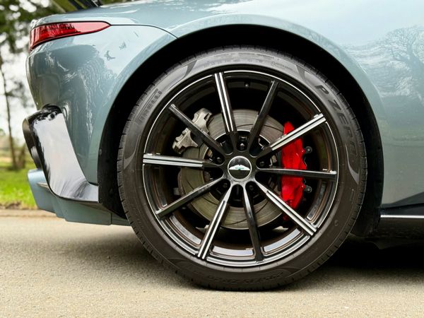 Aston Martin Vantage Forged carbon extras 4.0 V8 330034171