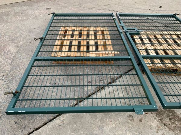 DOUBLE WIRE ENTRANCE GATES / FENCING.....160. 330295649