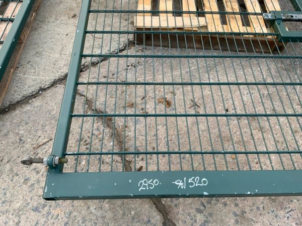 DOUBLE WIRE ENTRANCE GATES / FENCING.....160. 330295658
