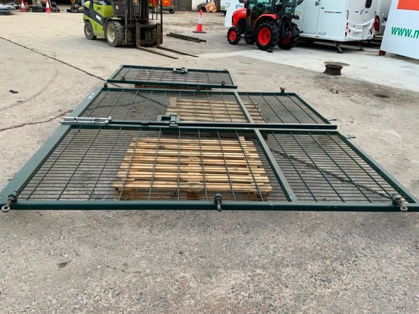 DOUBLE WIRE ENTRANCE GATES / FENCING.....160. 330295652