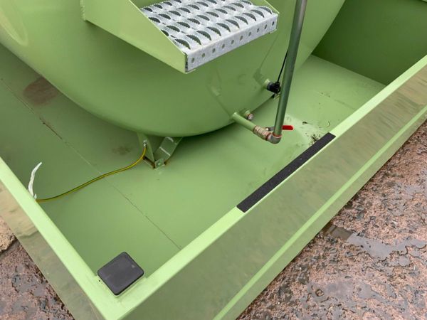 9000lt FUEL DELIVERY / STORAGE  BOWSER....471T 330899156