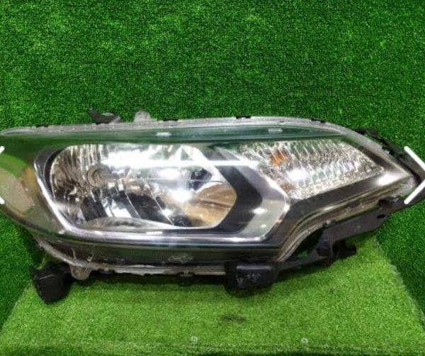 14 Honda Fit Gp5 Headlight 331058211
