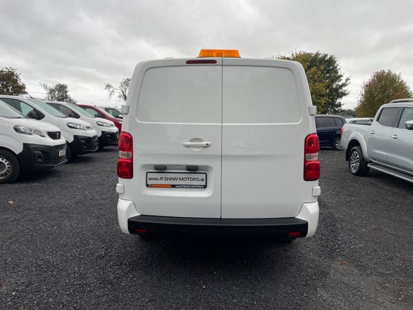 Opel Vivaro/ Peugeot Expert 332265057