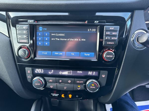 Nissan Qashqai SV Premium petrol 332307153