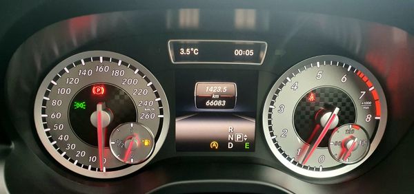 2015 Mercedes-Benz A-180 332668584