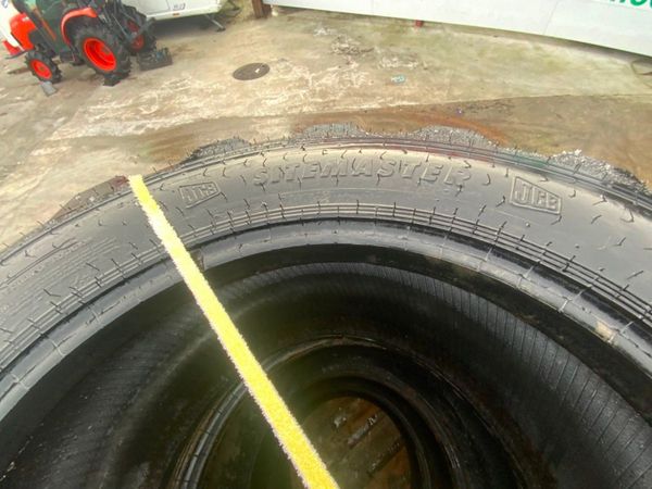 400 x 80 x 24 TELEPORTER TYRES.......797. 333222362