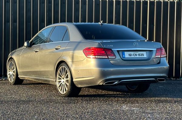 Mercedes-Benz E220d AMG line *LowKms 333266897