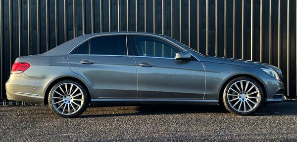 Mercedes-Benz E220d AMG line *LowKms 333271429