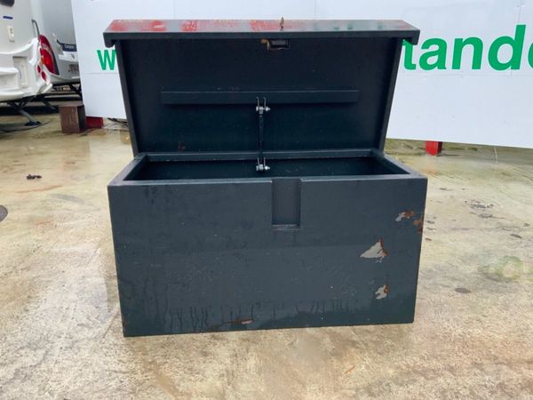 ARMORGARD STEEL STORAGE LOCK BOX....785. 333731955