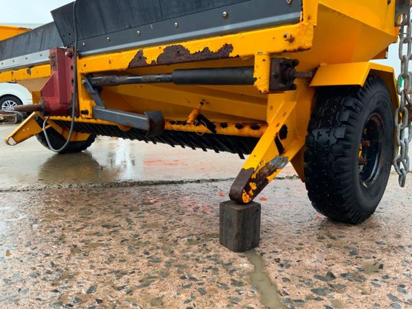 EPOKE TMK 10 SALT SPREADER / GRITTER....723-1 333876001