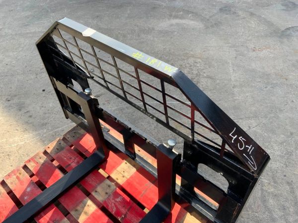 SKID STEER FORK CARRIAGE ATTACHMENT.....181w. 344163636