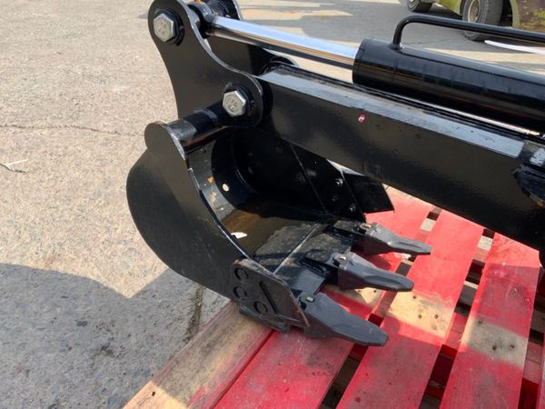 SKID STEER BACK ACTOR ATTACHMENT........166w. 344163837