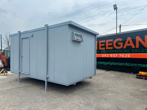 16 X 9 TOILET BLOCK UNIT.......815P 344313634