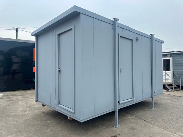 16 X 9 TOILET BLOCK UNIT.......815P 344313639