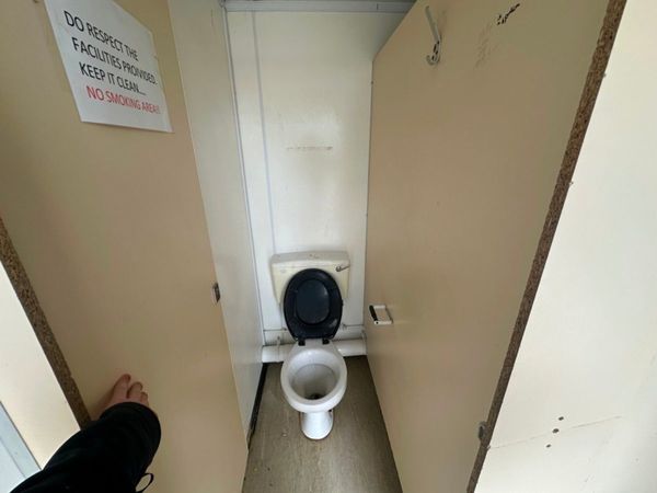 16 X 9 TOILET BLOCK UNIT.......815P 344313645