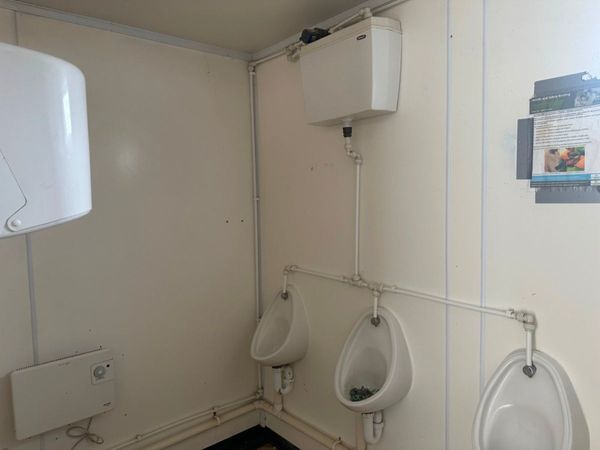 16 X 9 TOILET BLOCK UNIT.......815P 344313654