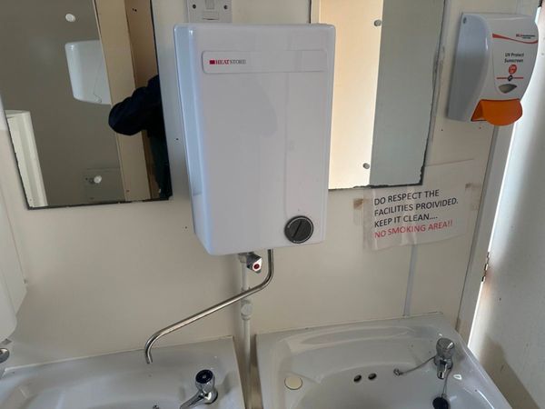 16 X 9 TOILET BLOCK UNIT.......815P 344313656