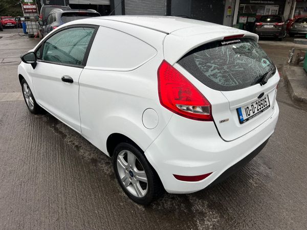 Ford Fiesta 2010 1.4 TDCi 68 PS Style Van 344448642