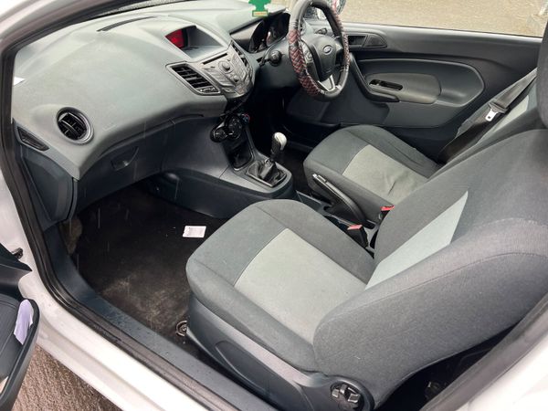 Ford Fiesta 2010 1.4 TDCi 68 PS Style Van 344448643