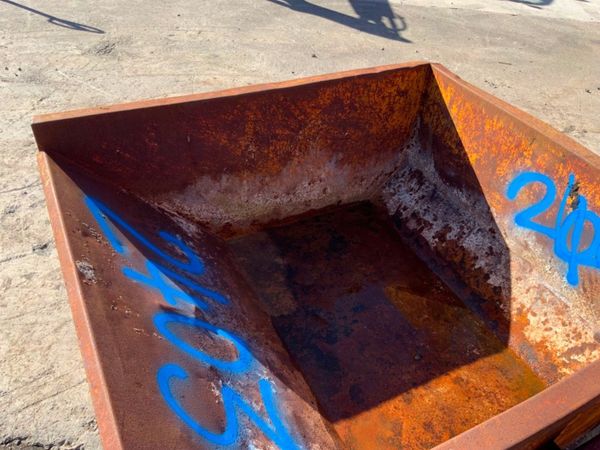 SELF TIPPING BUILDERS RUBBLE BOAT SKIP...2403. 344838332