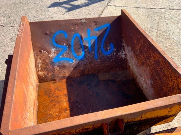 SELF TIPPING BUILDERS RUBBLE BOAT SKIP...2403. 344838344