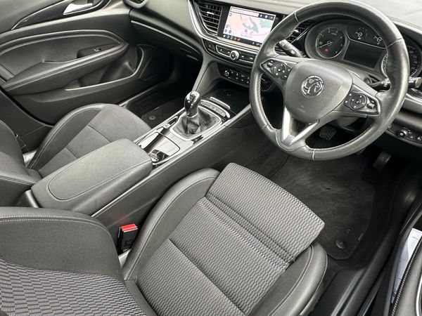 Insignia TurboD  SatNav Tech Line 345004574