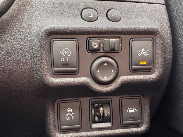 Nissan Note 2015 345111612