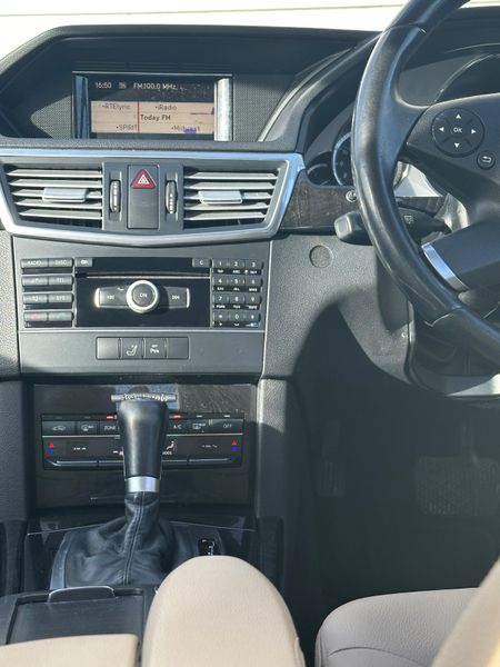 Mercedes-Benz E-Class 2011 345218609