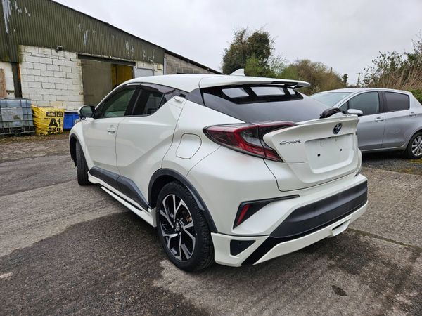 Toyota CHR 2017 1.8 hybrid Sol model 345381959