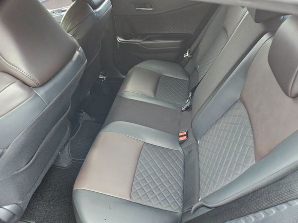 Toyota CHR 2017 1.8 hybrid Sol model 345616604