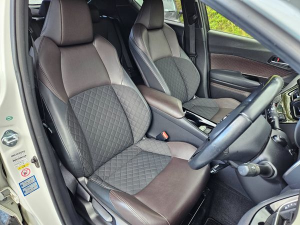 Toyota CHR 2017 1.8 hybrid Sol model 345616629