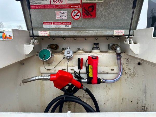WESTERN FUEL BOWSER....990 LITRE ... 823T. 345762010