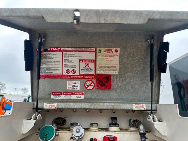 WESTERN FUEL BOWSER....990 LITRE ... 823T. 345762011