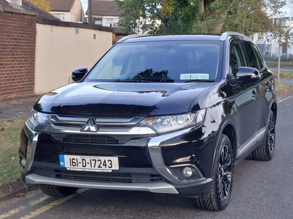 Mitsubishi Outlander *IMMACULATE* 2016 345852084