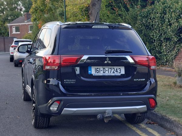 Mitsubishi Outlander *IMMACULATE* 2016 345852094