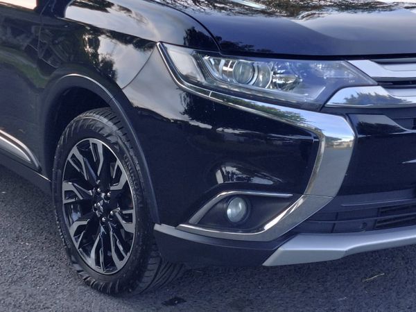 Mitsubishi Outlander *IMMACULATE* 2016 345852095