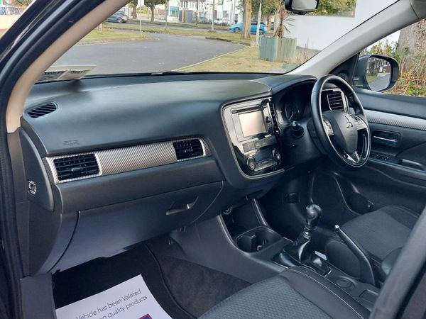 Mitsubishi Outlander *IMMACULATE* 2016 345852093