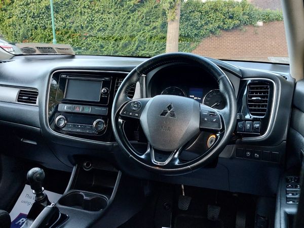 Mitsubishi Outlander *IMMACULATE* 2016 345852101