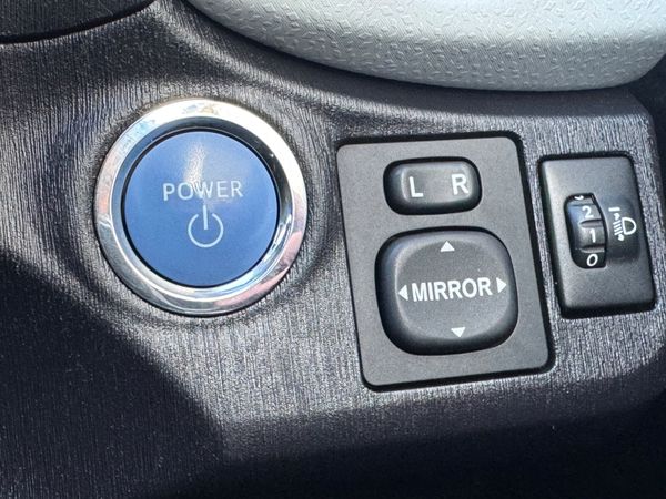 Now Reserved! Auto 142 Toyota Yaris Hybrid! 346345058
