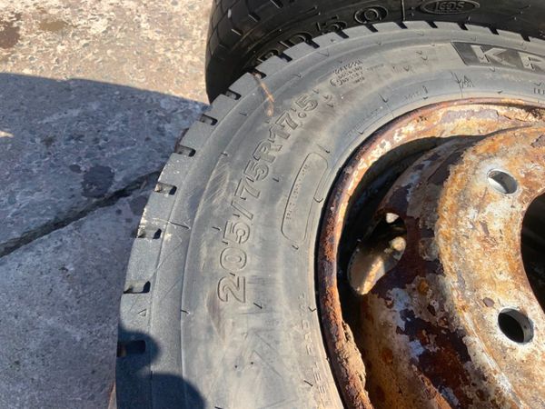 205/75/17.5 KUMHO DRIVE AXLE TYRES. 346415119