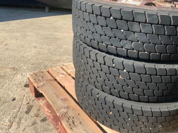 205/75/17.5 KUMHO DRIVE AXLE TYRES. 346415125