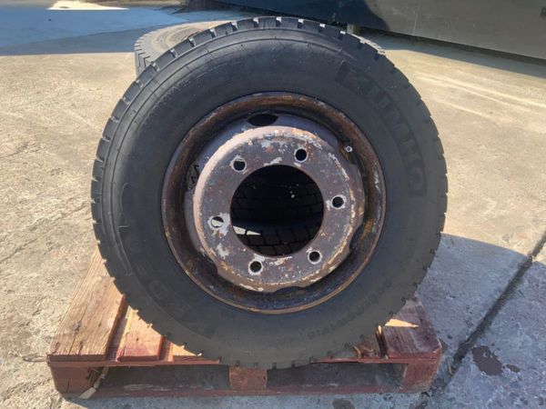 205/75/17.5 KUMHO DRIVE AXLE TYRES. 346415123