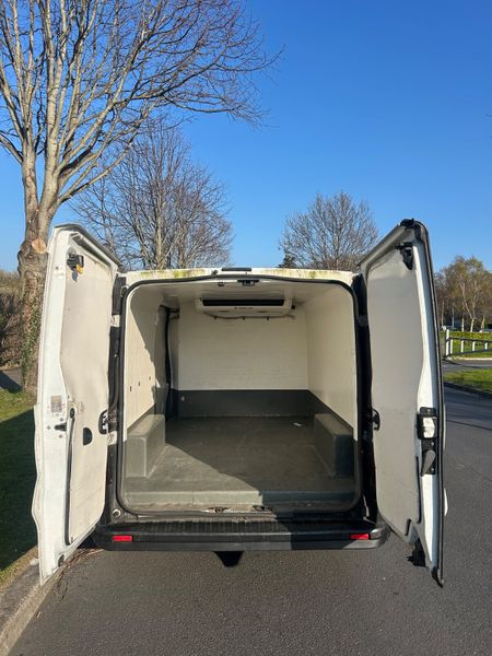 Renault Trafic Fridge Van Tax & Test 346432960