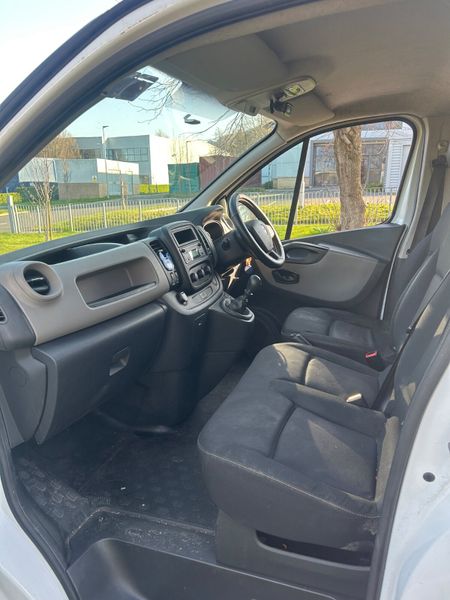 Renault Trafic Fridge Van Tax & Test 346432961