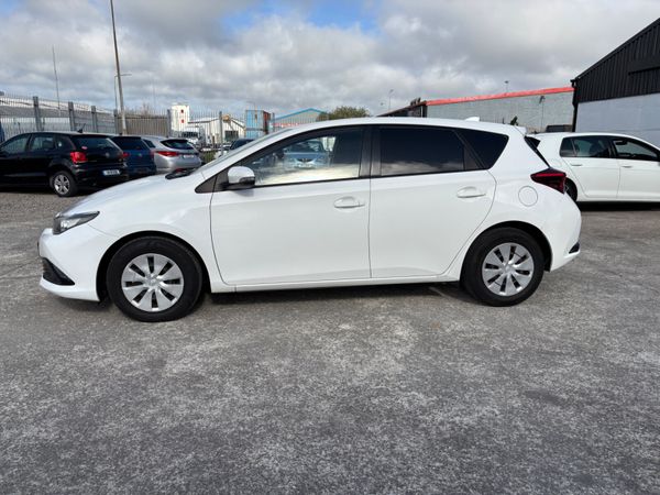 Toyota Auris 2017 346561294