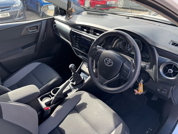 Toyota Auris 2017 346561292