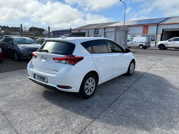 Toyota Auris 2017 346561302