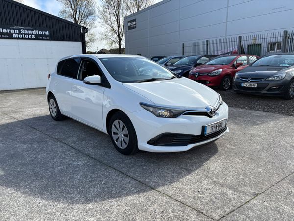 Toyota Auris 2017 346561310