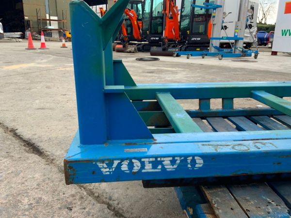 VOLVO ENGINE CRADLE / STILLAGE..1364t. 346789309